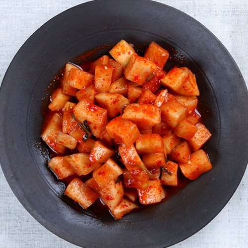26년 전통 귀빈정 국산 고춧가루 진심 깍두기 1kg